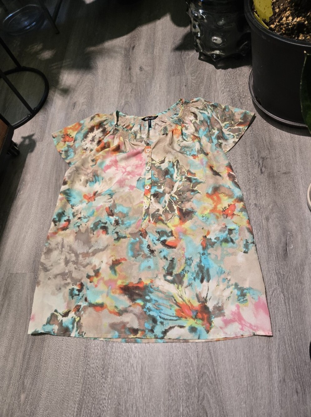 Daisy Fuentes Multicolor Watercolor Print Short Sleeve Top